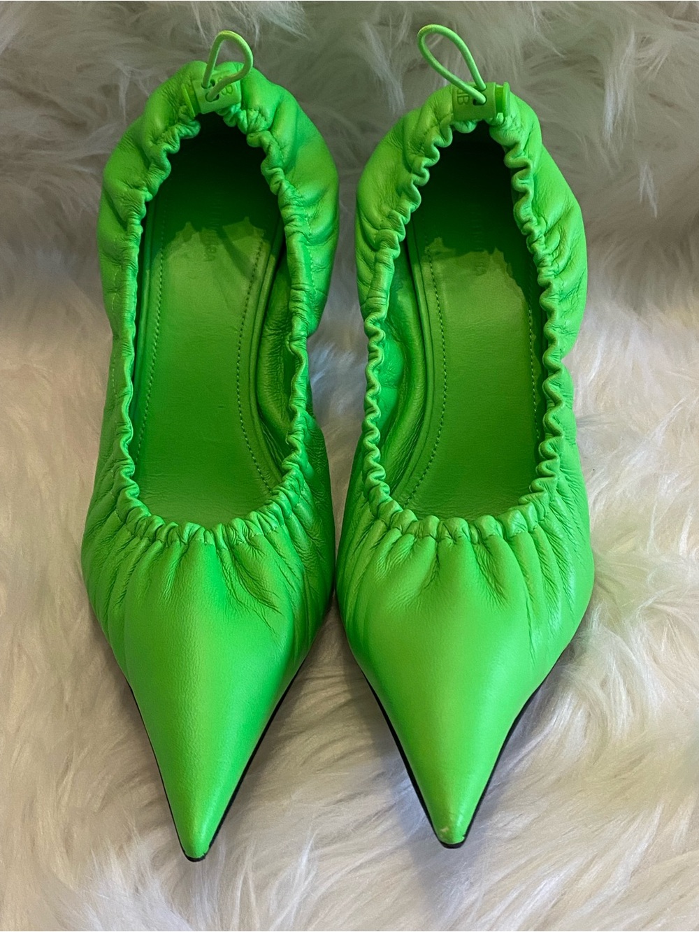 Balenciaga “Scrunch Knife” Pumps Fluo Green NWT & Certificate of Authenticity